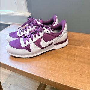 Nike Internationalist Sneakers